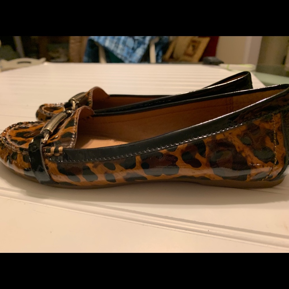 ⭐️⭐️Coach Patent Leather Cheetah Print Berdina flats⭐️⭐️ - Picture 4 of 8
